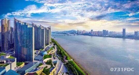广州临江的楼盘
