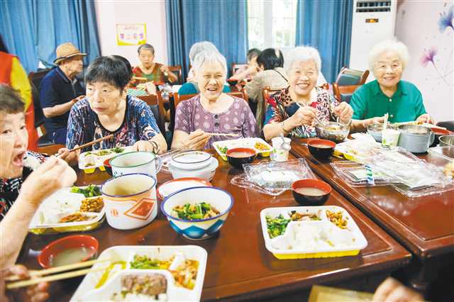 老年餐桌